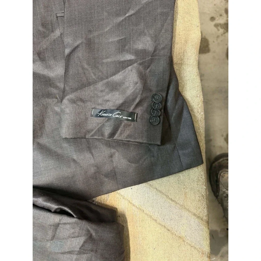 Kenneth Cole New York cole york button